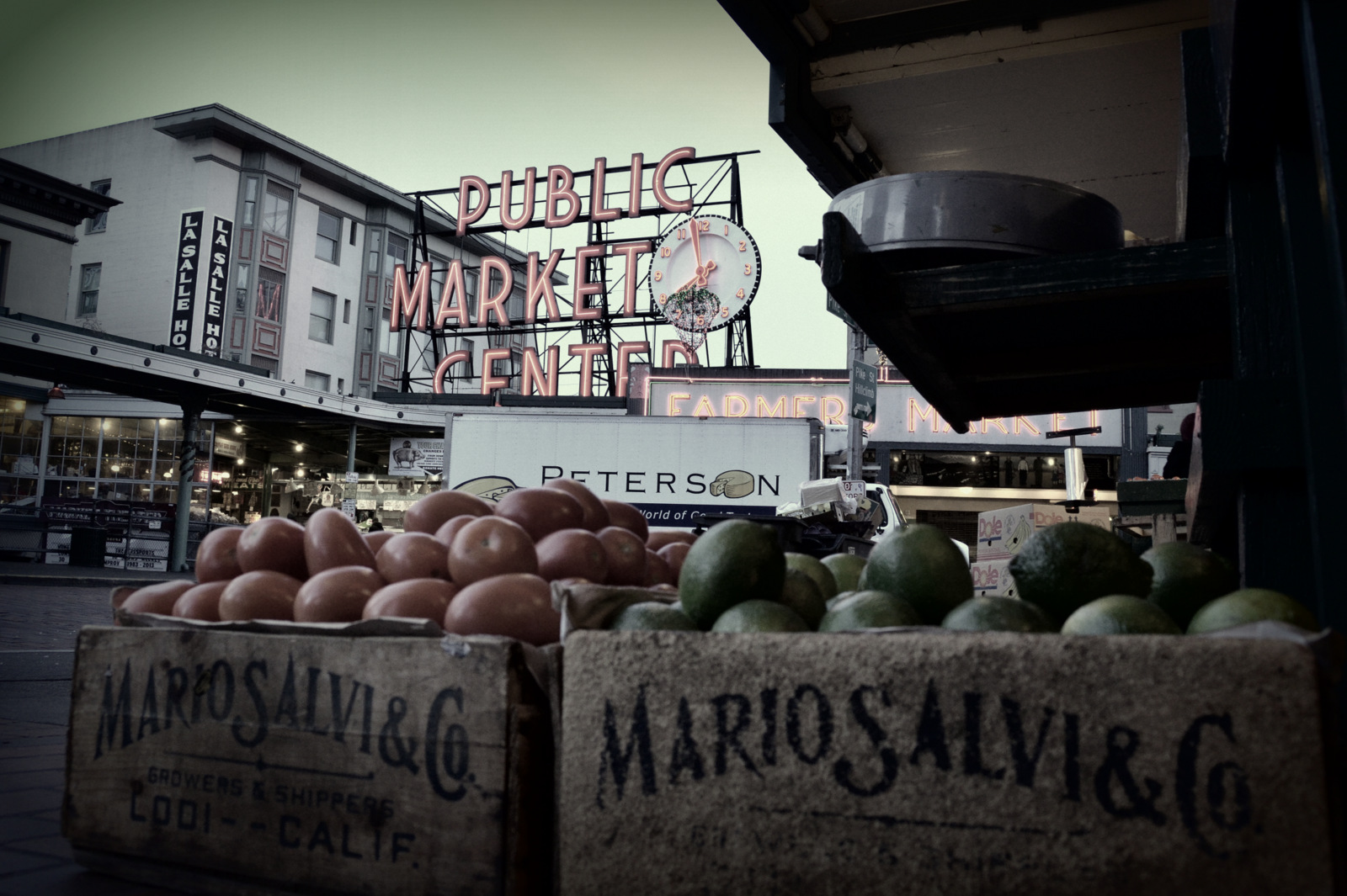 Pike place market sign produce